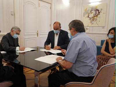 Imagen Diputación y Obispado firman un convenio de colaboración para restaurar el patrimonio cultural de los pueblos de la provincia