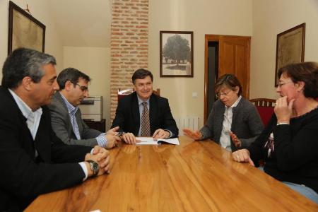 Imagen Fuente de Santa Cruz podrá finalizar el cambio de las redes de abastecimiento, gracias a una ayuda de la Diputación