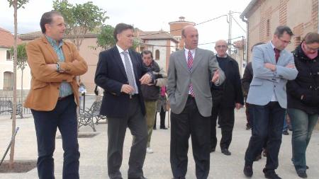 Imagen El Presidente de la Diputación inaugura la Plaza de la Iglesia en Jemenuño