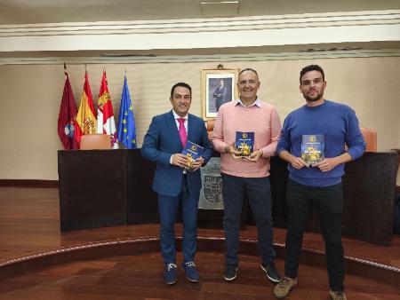 Imagen La Diputación de Segovia acoge la presentación del libro de José Talavera que recorre leyendas y tradiciones de medio centenar de enclaves de la provincia