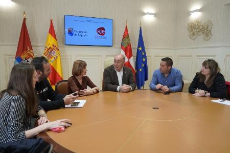 Imagen El presidente de la Diputación aborda con los directivos de AJE Segovia posibles acciones en la provincia