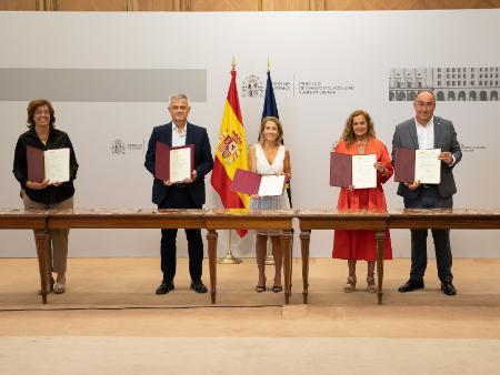 Imagen Miguel Ángel de Vicente firma un protocolo de actuación con la ministra de Transportes para que la Agenda Rural Sostenible de la provincia de Segovia sea proyecto piloto de la Agenda Urbana Española