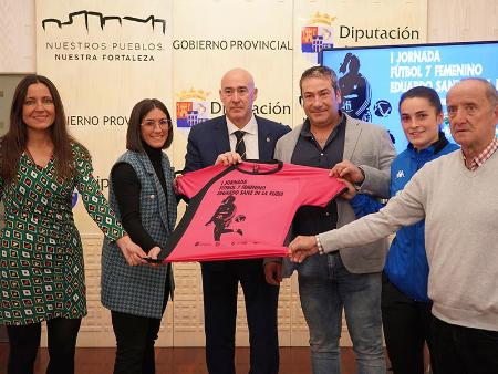 Imagen La Diputación de Segovia colabora con el CD Monteresma para la organización del Memorial Eduardo Sanz de la Rubia de fútbol 7 alevín femenino